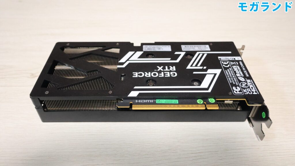 玄人志向 GG-RTX5060-E8GB/LE/DFの裏面