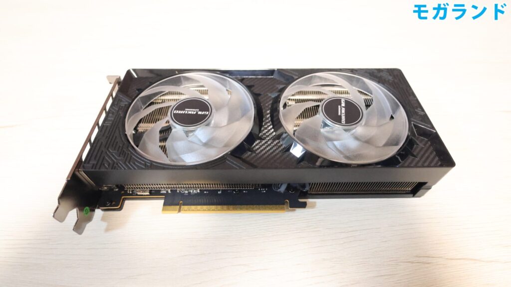 玄人志向 GG-RTX5060-E8GB/LE/DFの表面