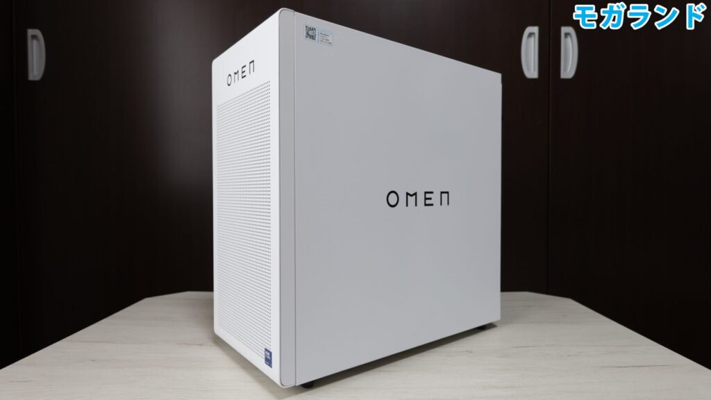 右サイドパネルは密閉