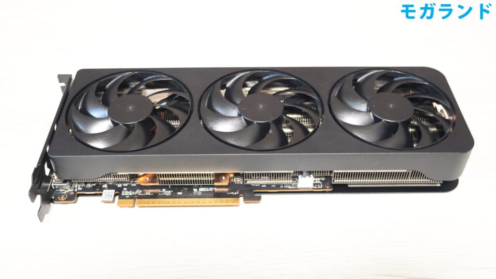 玄人志向 RD-RX9070XT-E16GB/TPの表面