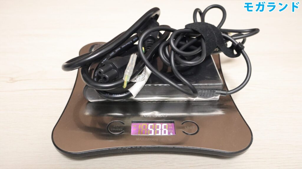 バッテリーの重量は実測で約536g