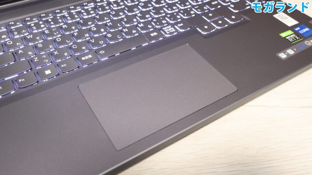 タッチパッドのサイズは大きい