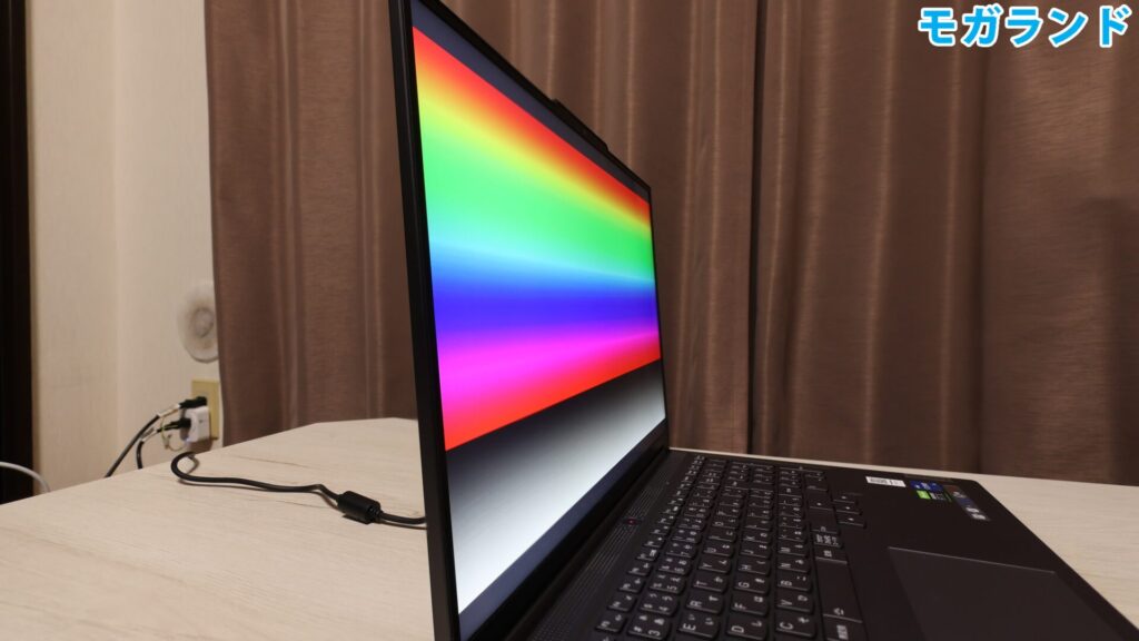 左右からのアングル