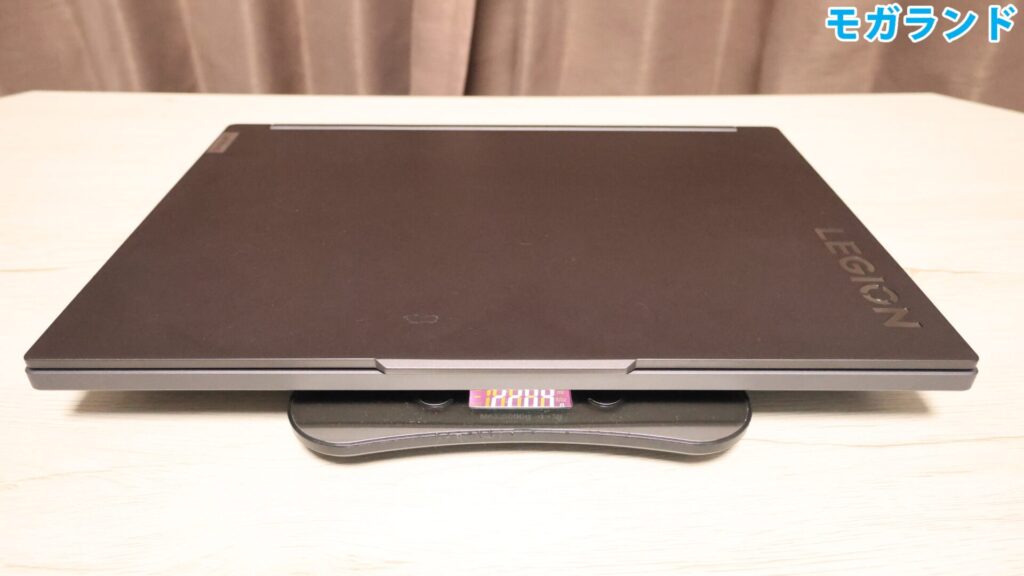 重量は実測で2,204g