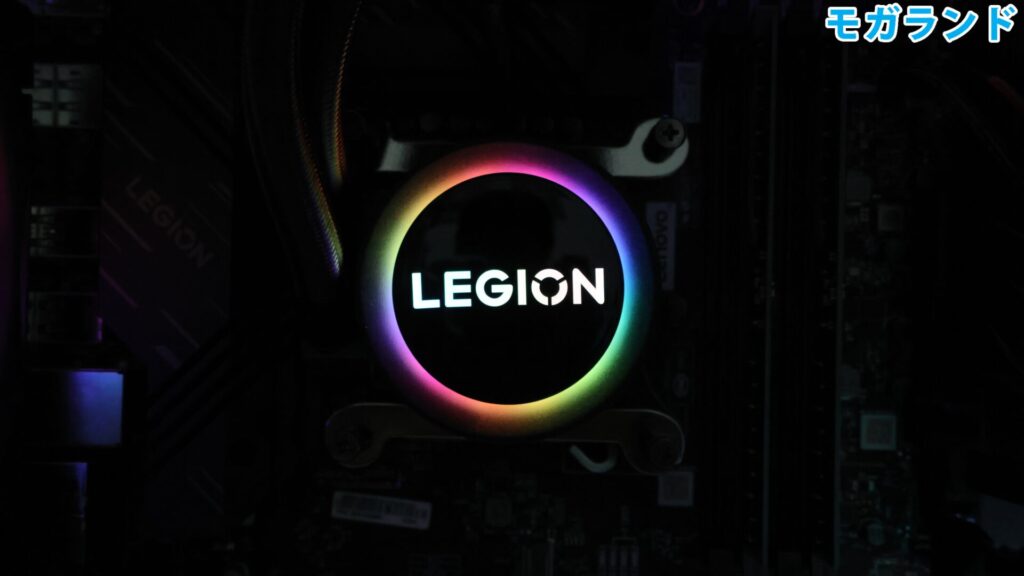 CPUクーラーのポンプヘッドが光る