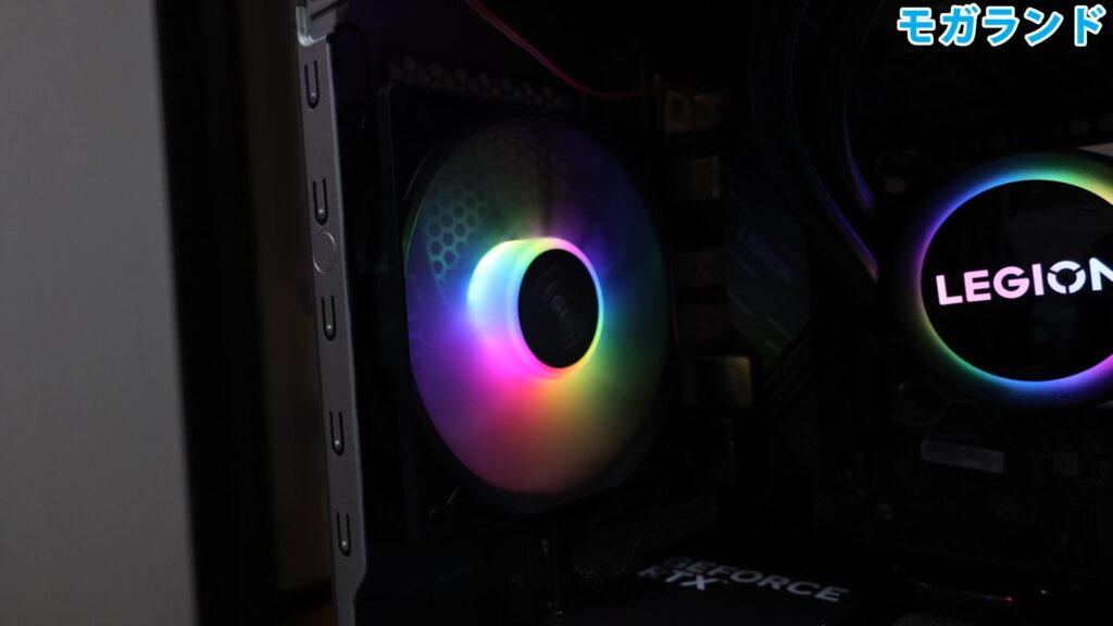 背面のケースファンが光る
