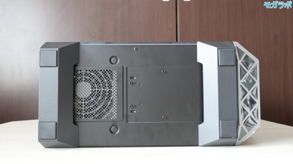 Lenovo LOQ Tower 26ADR10のボトム