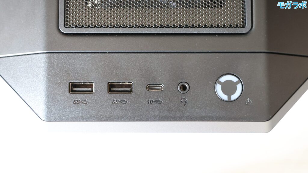 Lenovo LOQ Tower 26ADR10のフロントのインターフェース