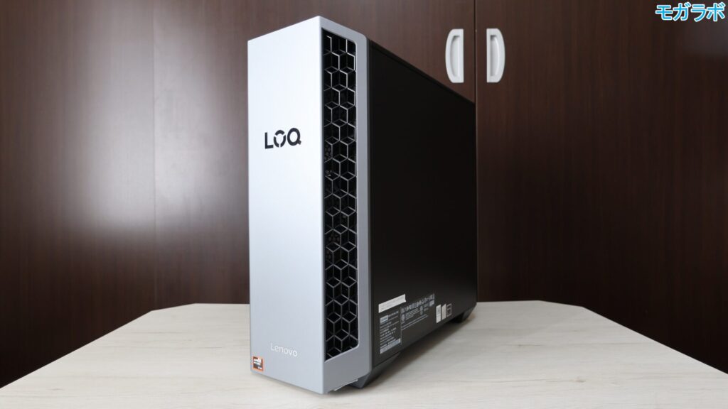 Lenovo LOQ Tower 26ADR10の右パネル