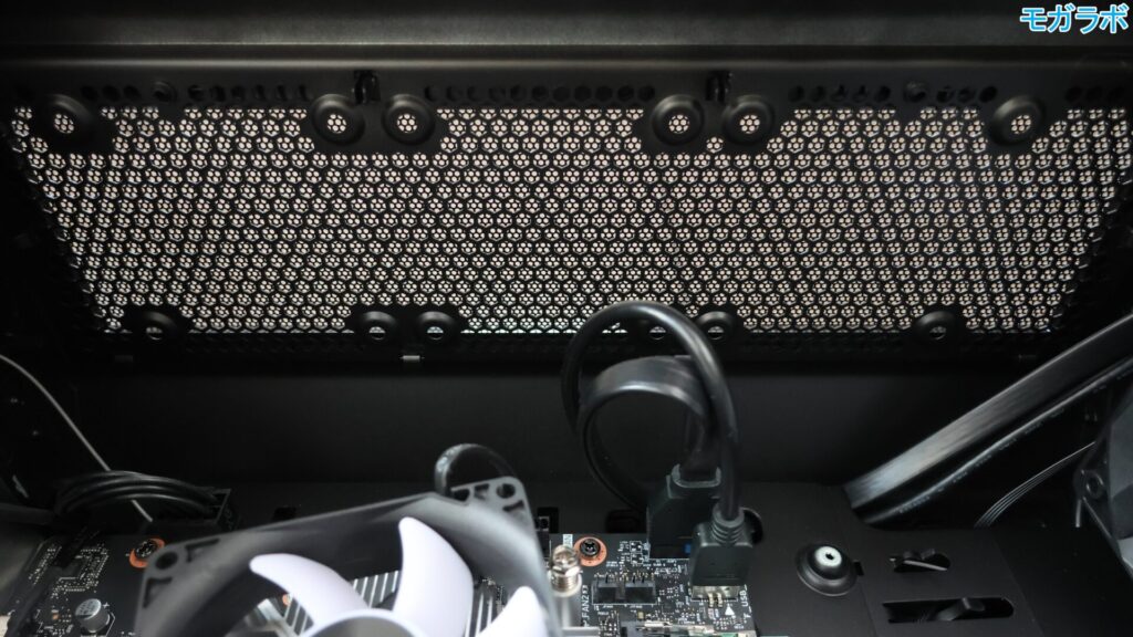 トップ側にはケースファンが非搭載