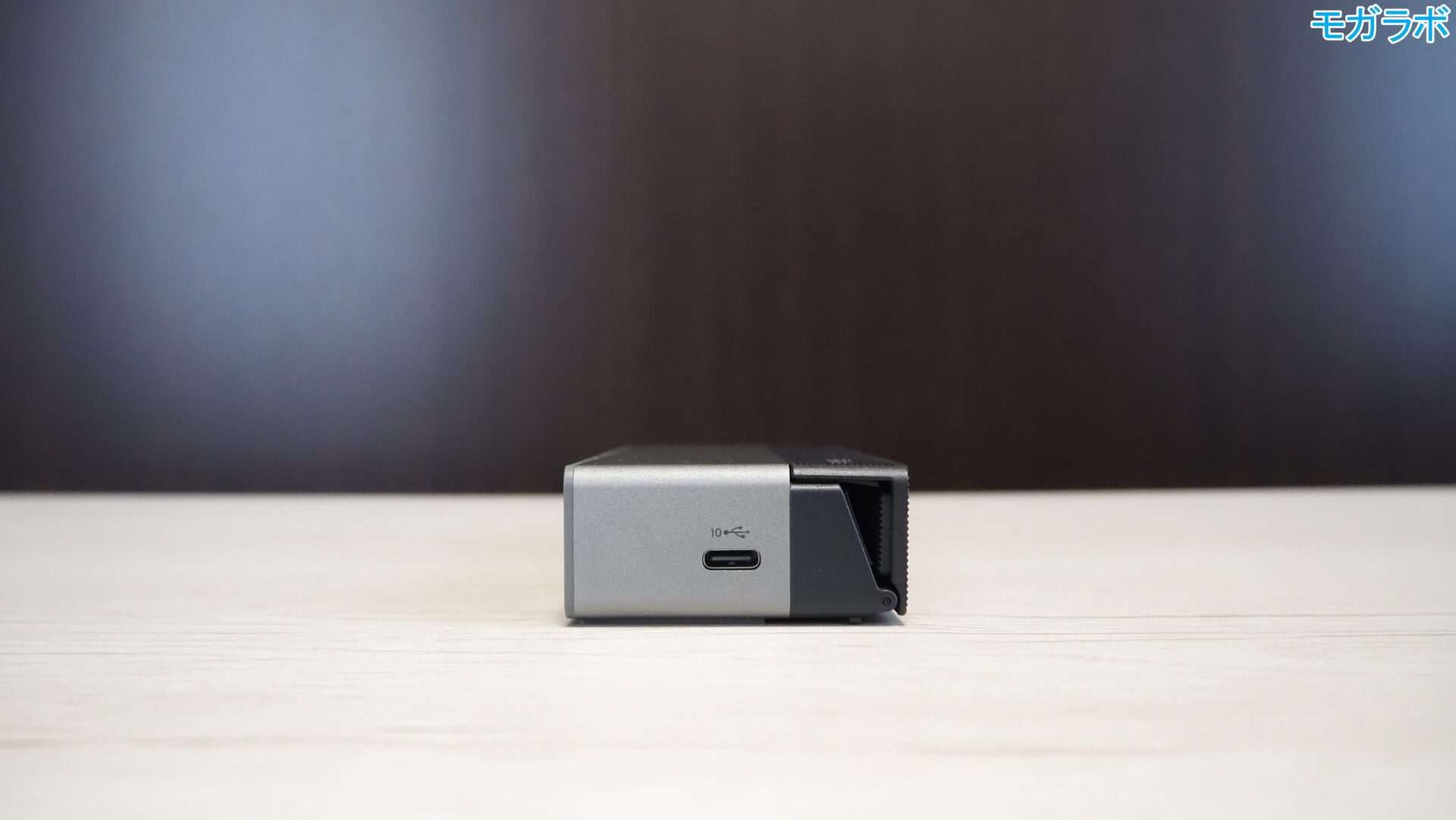 サイドのポート