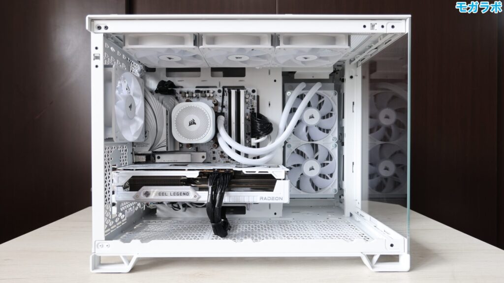 Corsair × XENOVA Collaboration【PRO Gaming】モデルの内部構造をチェック