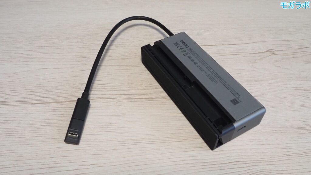 USB Type-Cアップストリームケーブルを引き出す