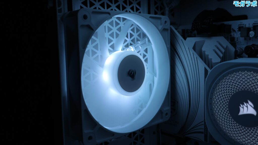 背面の1基のファン