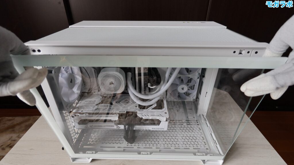 手前に引くようにすると、簡単に外れる